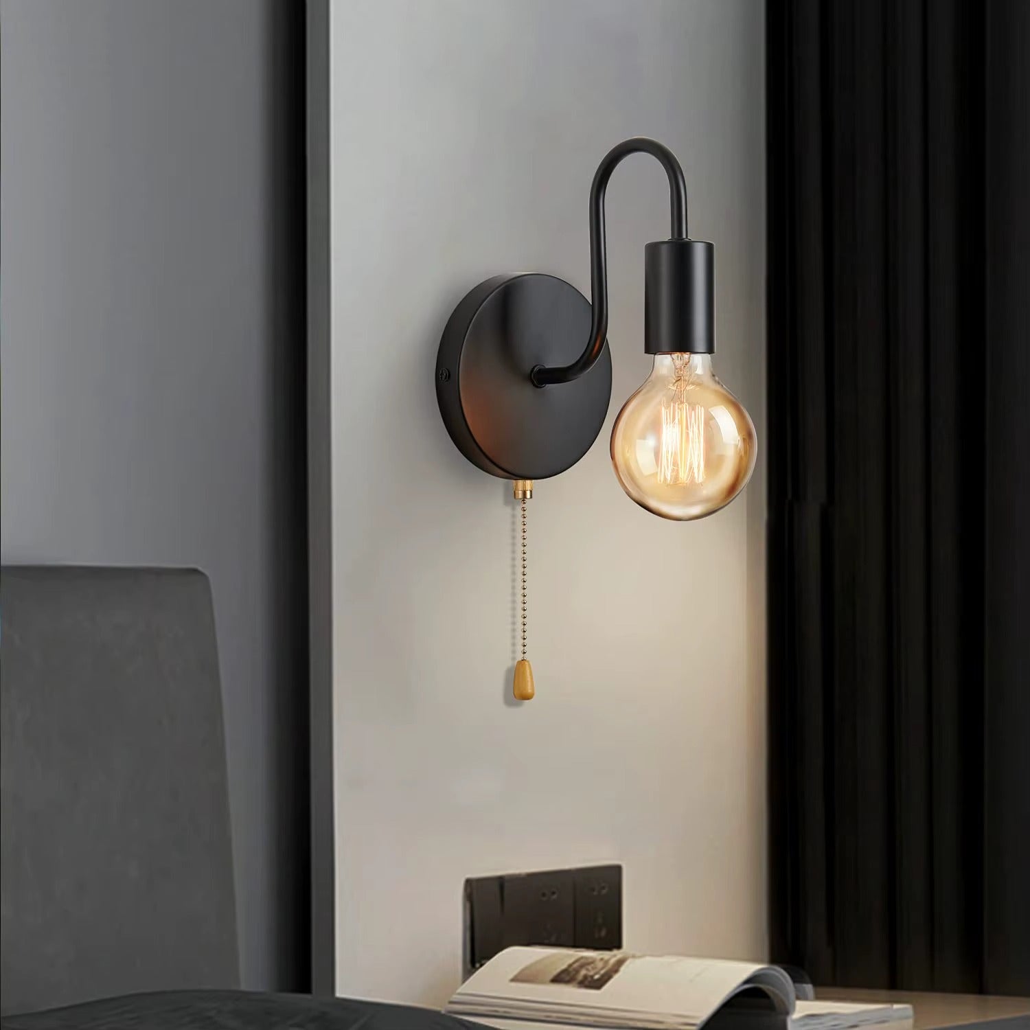 Nordisk industriell vägglampa